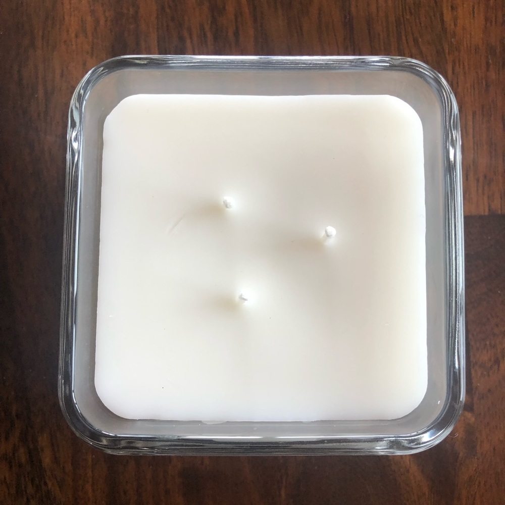 Authentic Yankee Candle - Sheer Linen - Picture 4 of 6